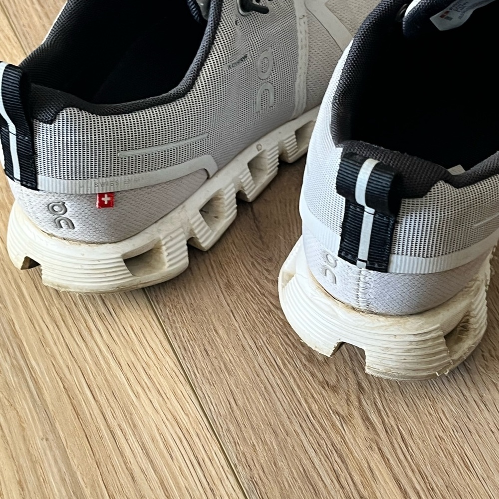 On Cloud Women’s Gray Water Proof Athletic Shoes - Picture 5 of 6
